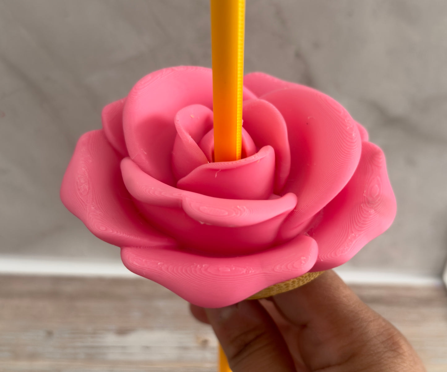 rosa topper