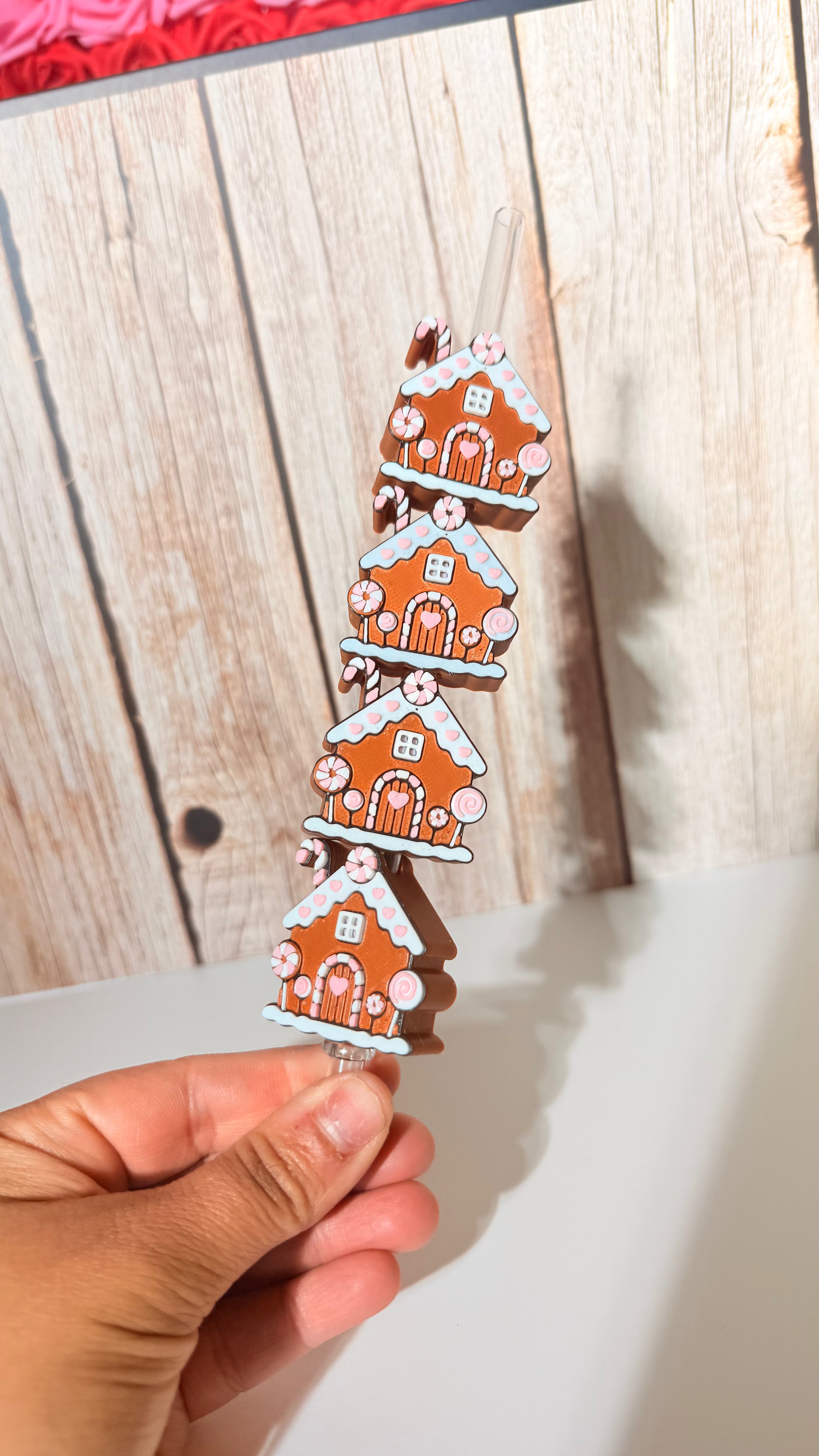 Ginger house strawtopper