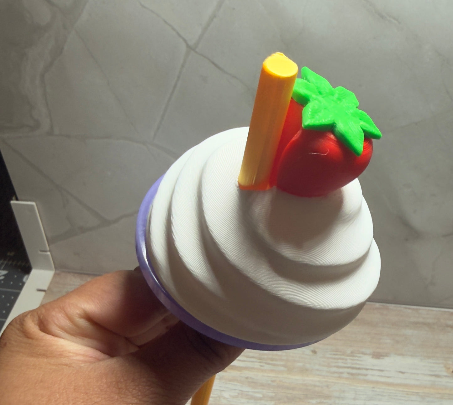 crema con fresa straw