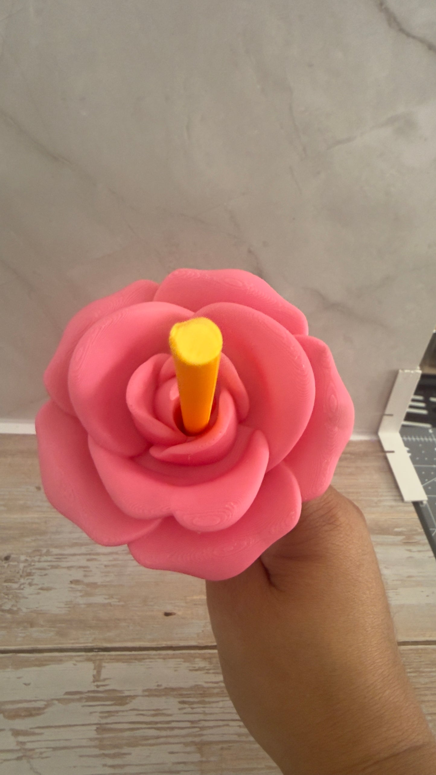 rosa topper